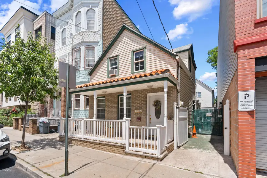 134 36TH ST, Union City, NJ 07087 - #2