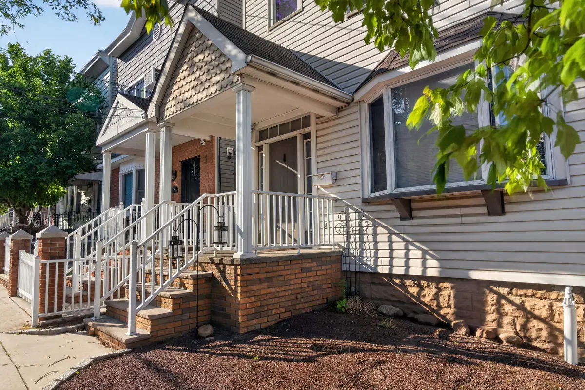 79 EAST 27TH ST, Bayonne, NJ 07002 - #1