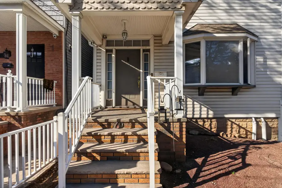 79 EAST 27TH ST, Bayonne, NJ 07002 - #3