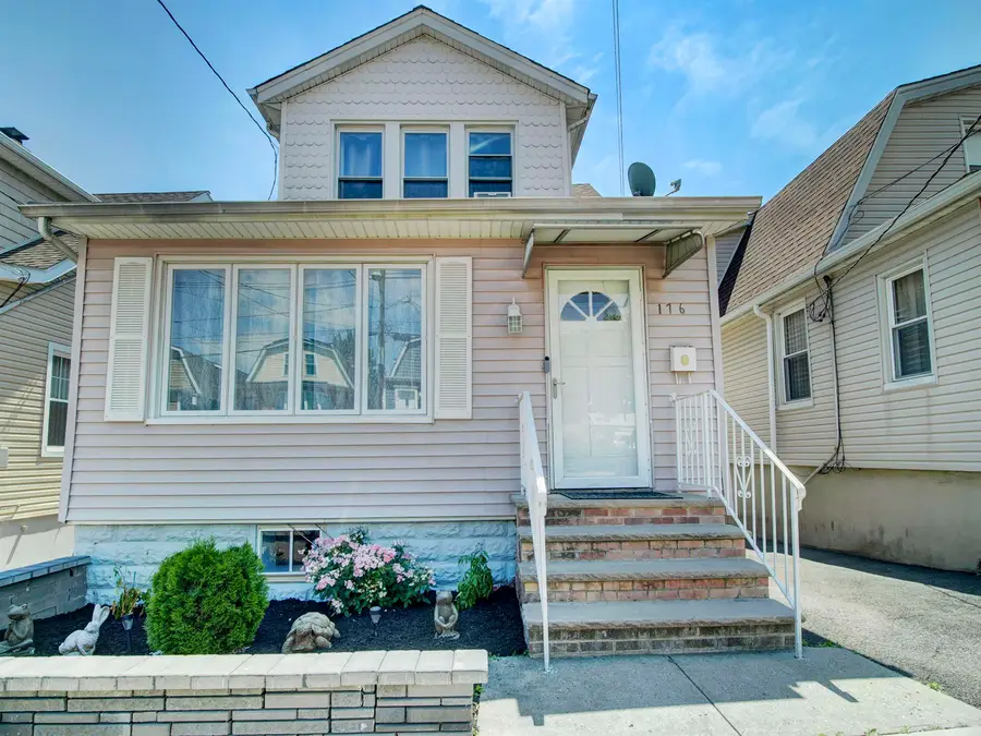 176 FOREST ST, Kearny, NJ 07032-3416 - #2