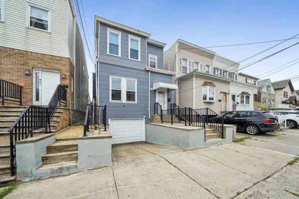 32 EAST 46TH ST, Bayonne, NJ 07002