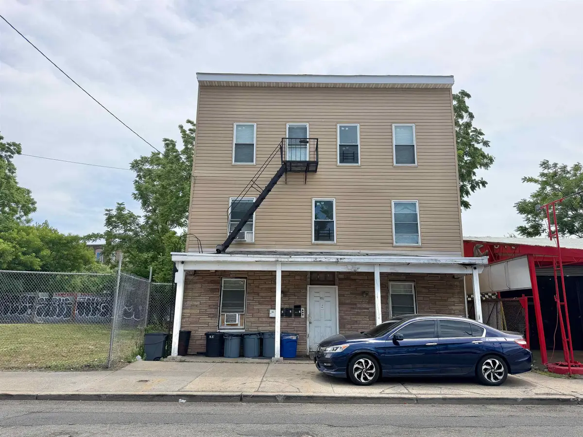 1052 GARFIELD AVE, Jersey City, NJ 07304 - #1