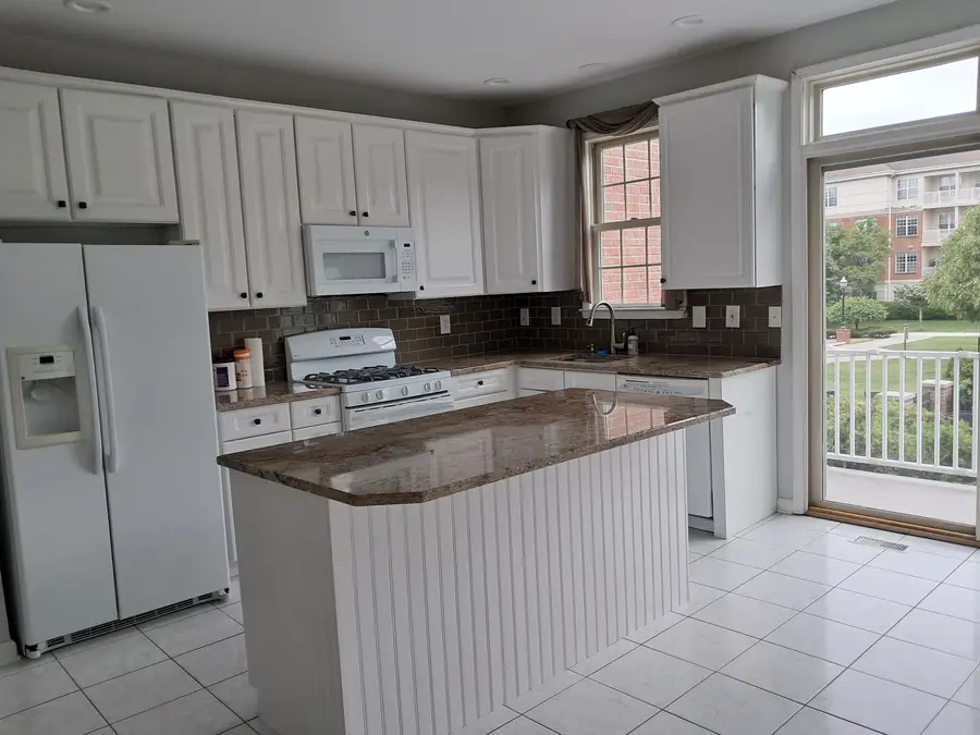 411 NEWBURGH CT #411, West New York, NJ 07093 - #3