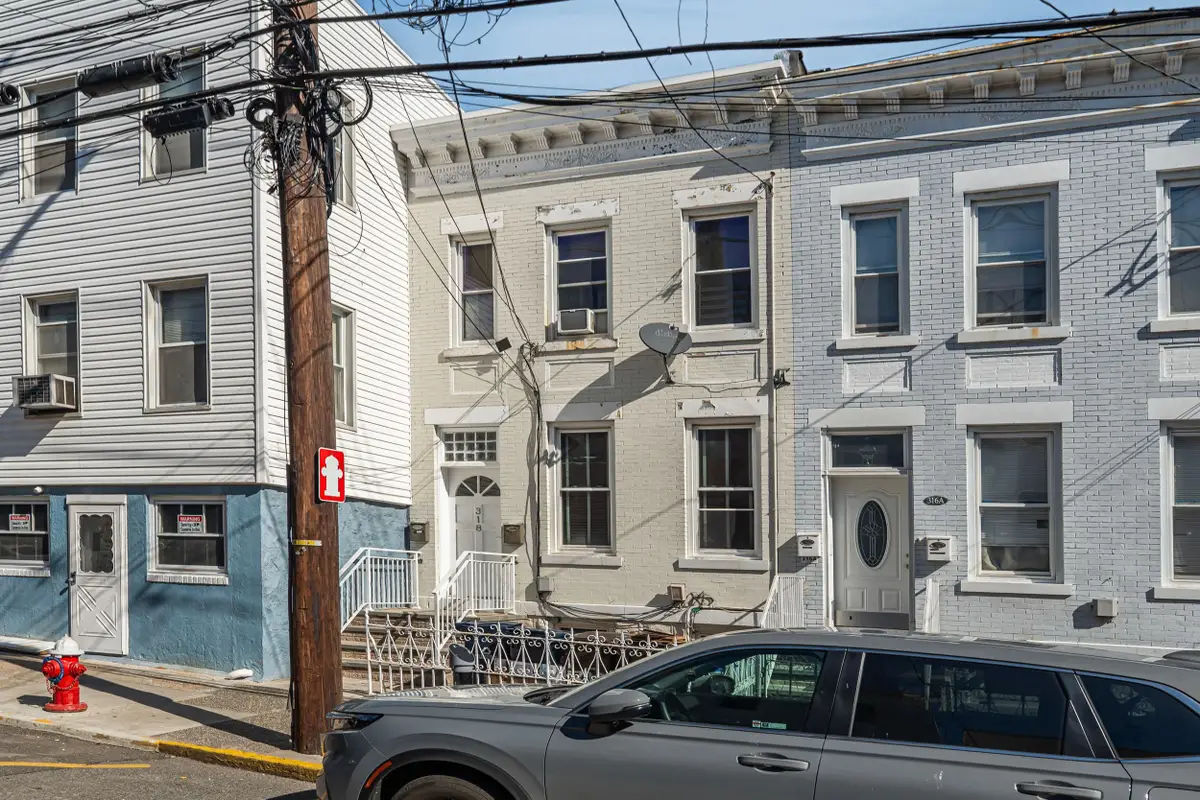318 70TH ST, Guttenberg, NJ 07093 - #1