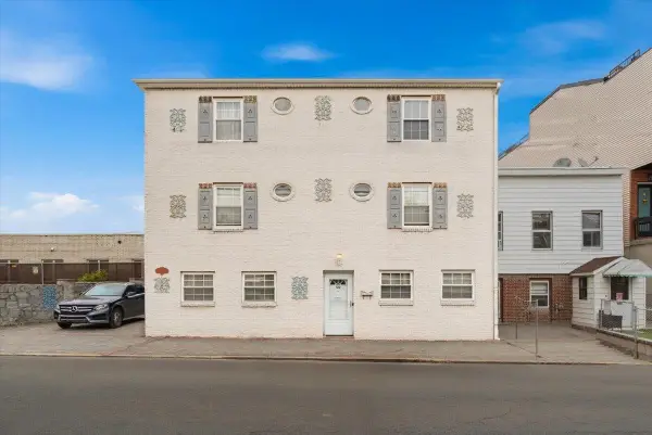 122 BLEECKER ST, JC, Heights, NJ 07307