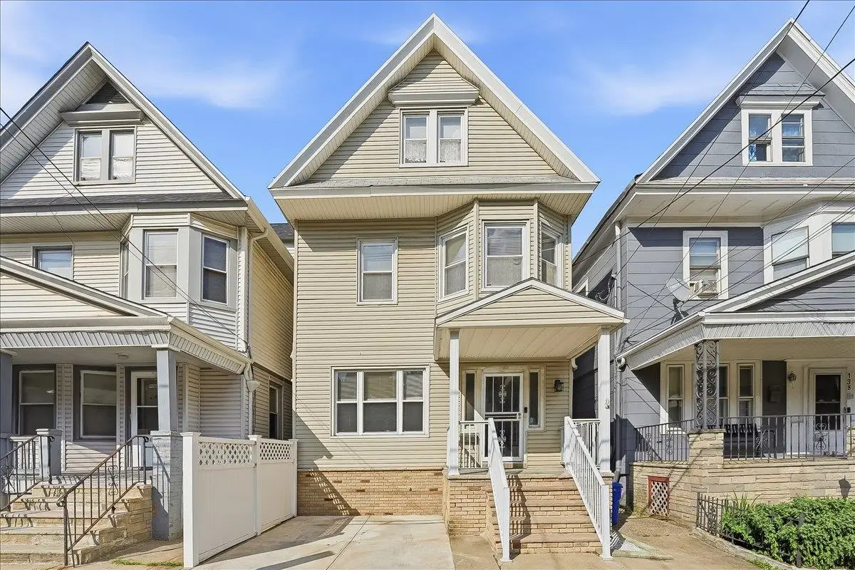 140 PEARSALL AVE, Jersey City, NJ 07305 - #1