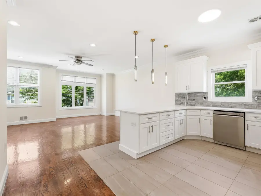 366 WHITON ST #1, Jersey City, NJ 07304 - #2