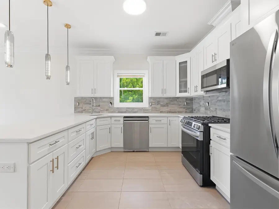 366 WHITON ST #1, Jersey City, NJ 07304 - #3