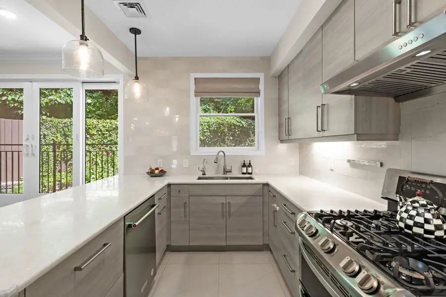 55 WEST 19TH ST, Weehawken, NJ 07086 - #2