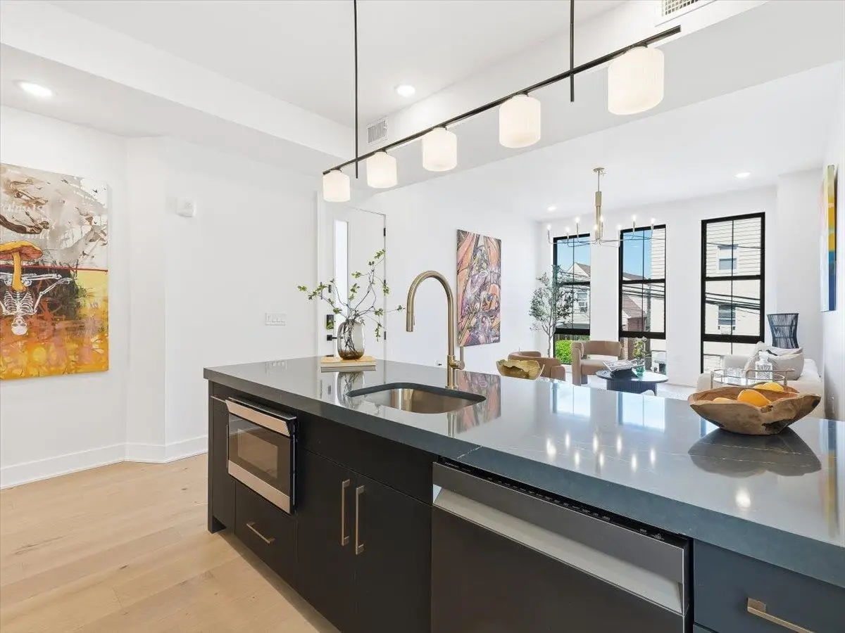 15 MANHATTAN AVE #201, Jersey City, NJ 07307 - #1