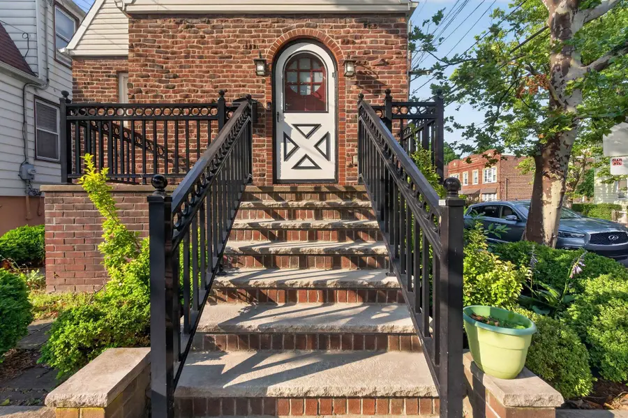 111 WEST 57TH ST, Bayonne, NJ 07002 - #2