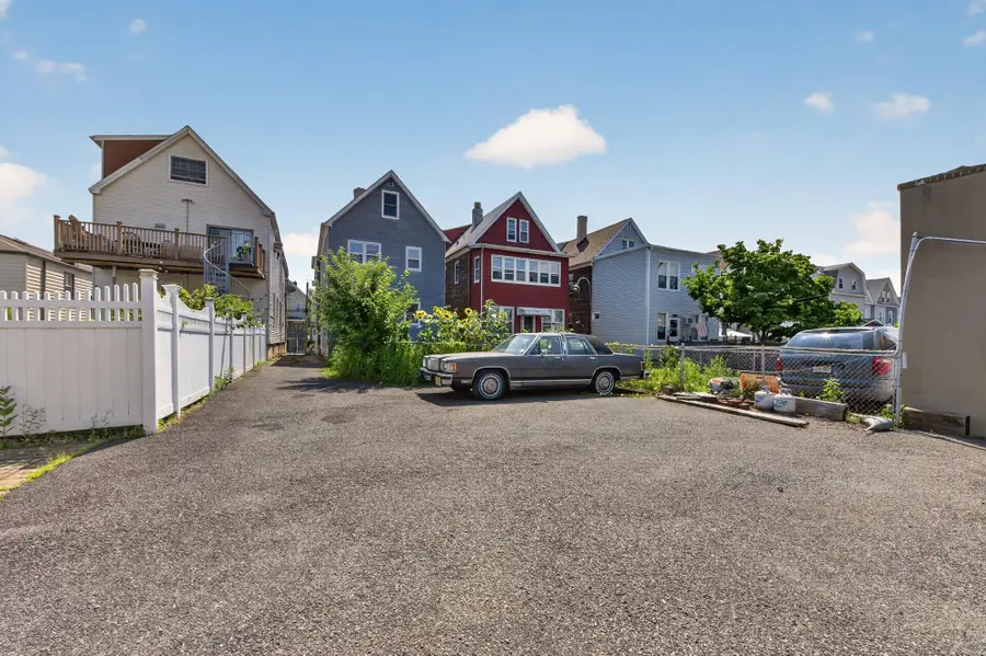 37 EAST 31ST ST, Bayonne, NJ 07002 - #3