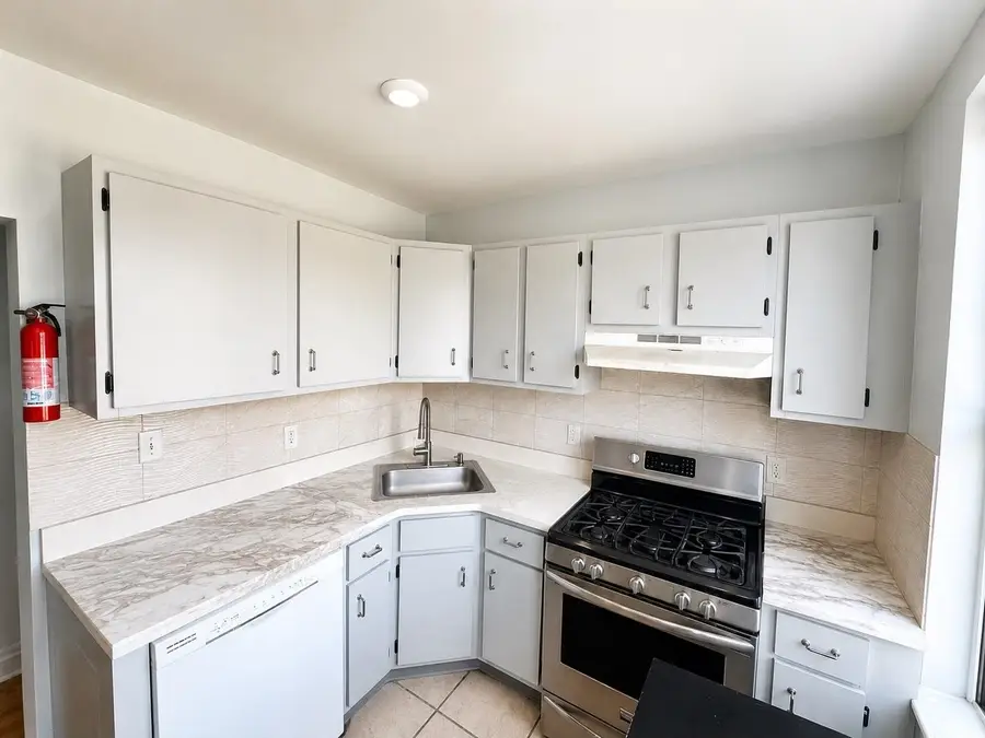 144 OLD BERGEN RD #D2, Jersey City, NJ 07305 - #2