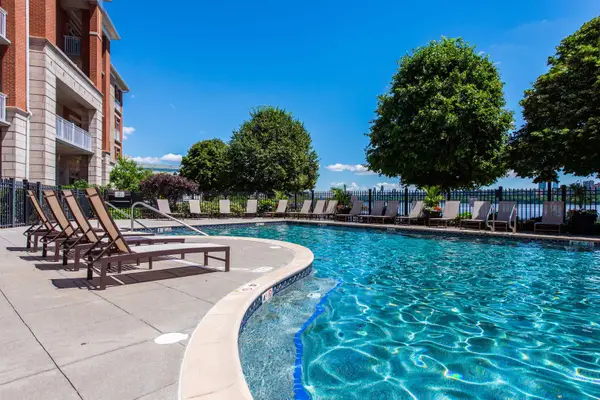7400 RIVER RD #302, North Bergen, NJ 07047