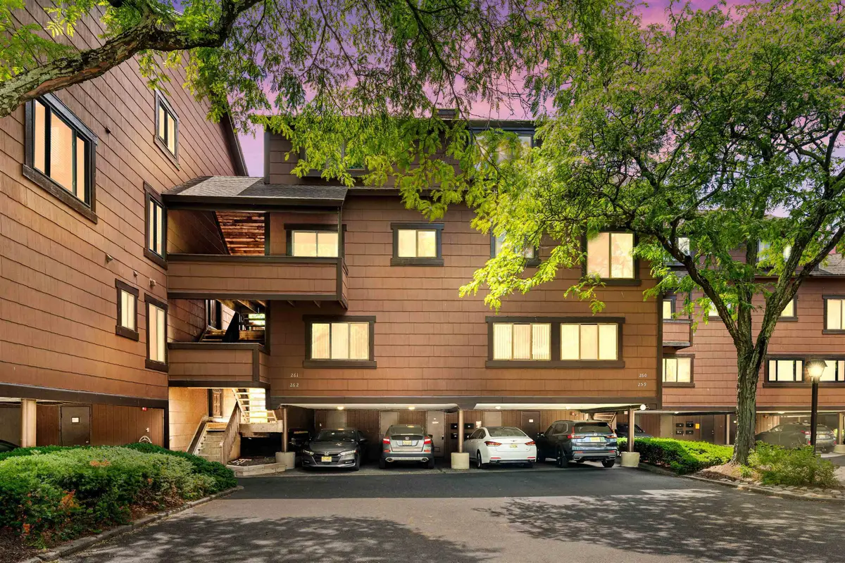 261 SUNSET KEY, Secaucus, NJ 07094 - #1