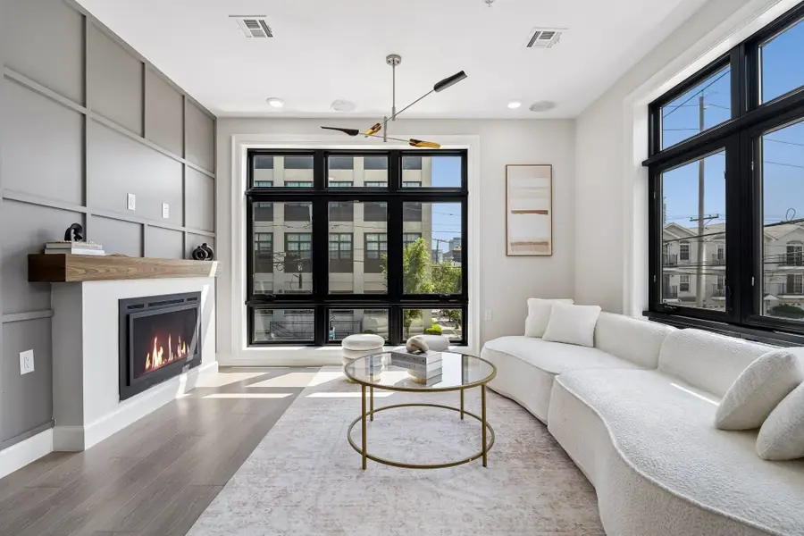 158 OAKLAND AVE #2A, Jersey City, NJ 07306 - #3