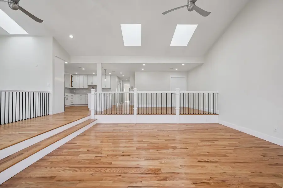 927 PAVONIA AVE #2, Jersey City, NJ 07306 - #2