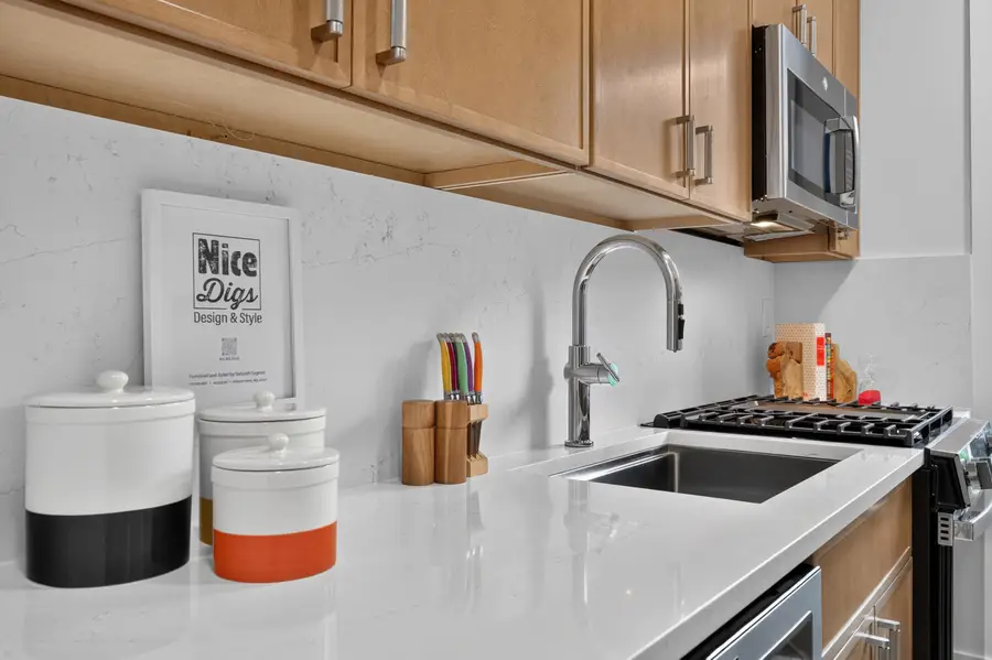 107 KENSINGTON AVE #302, Jersey City, NJ 07304 - #3