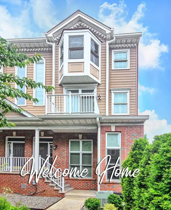 263 HALF MOON CT, West New York, NJ 07093