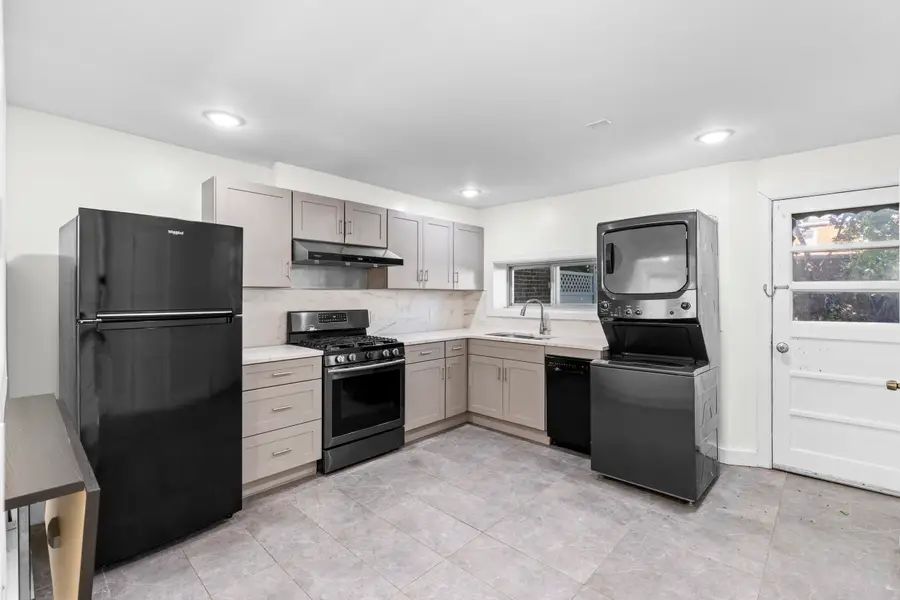 19 WHITMAN AVE, Jersey City, NJ 07306 - #2