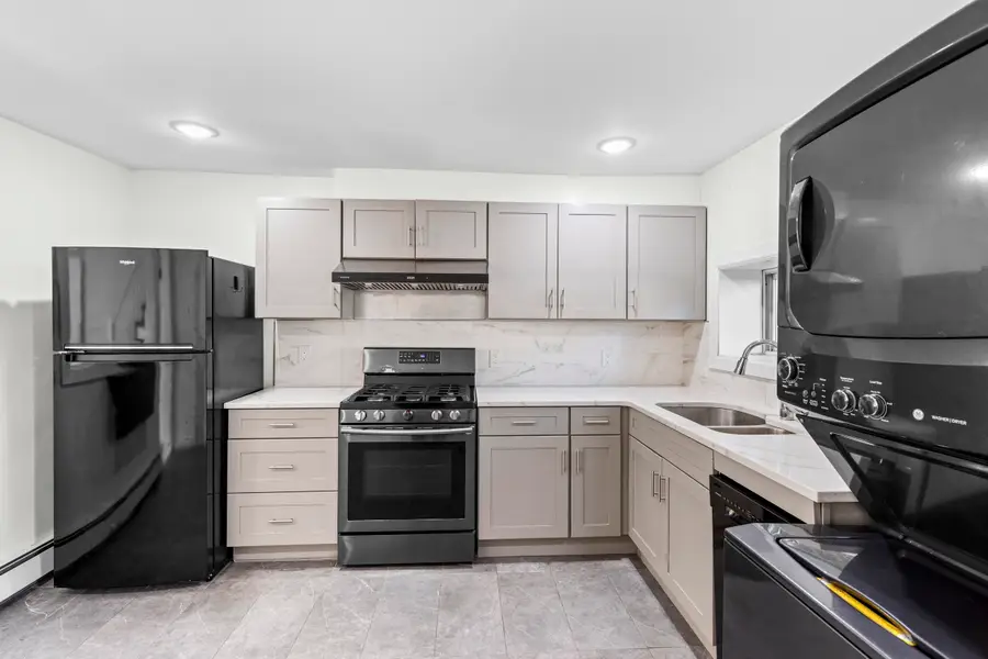 19 WHITMAN AVE, Jersey City, NJ 07306 - #3