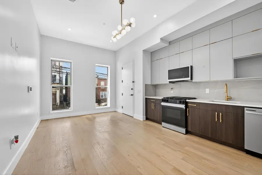 20 STORMS AVE #2, Jersey City, NJ 07306 - #3