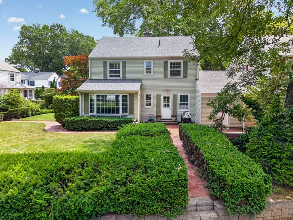 11 BURLINGTON PL, Fairlawn, NJ 07410-3511