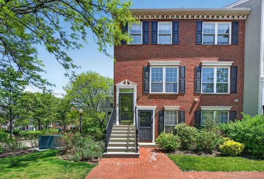 1 CYPRESS ST, Jersey City, NJ 07305 - #2