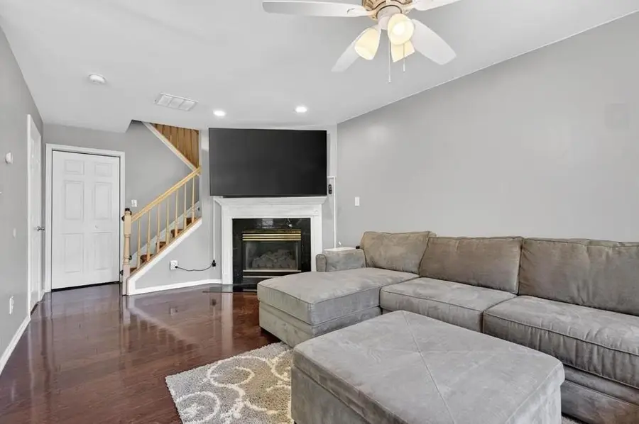 1 CYPRESS ST, Jersey City, NJ 07305 - #3
