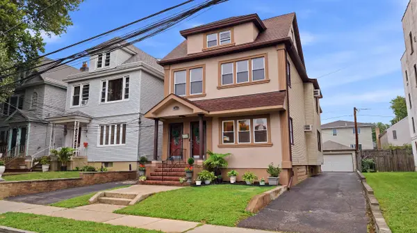 9 LINCOLN PARKWAY, Bayonne, NJ 07002