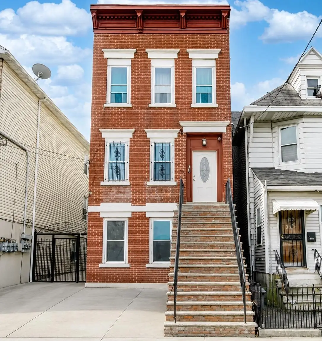 281 FORREST ST, Jersey City, NJ 07304 - #1