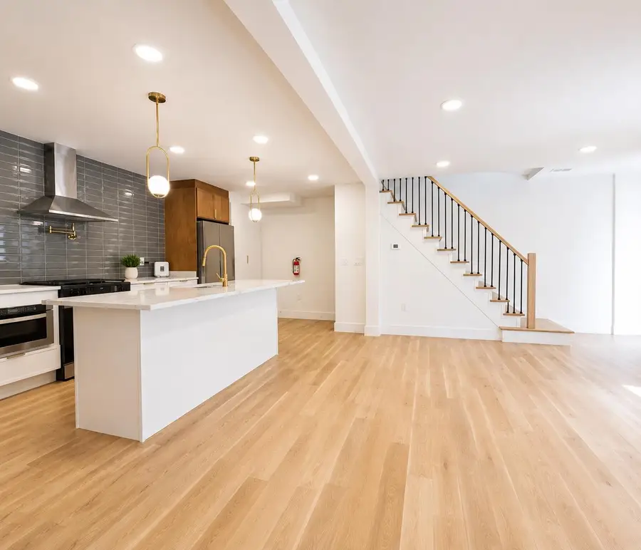 7 PIERCE AVE, Jersey City, NJ 07307 - #2