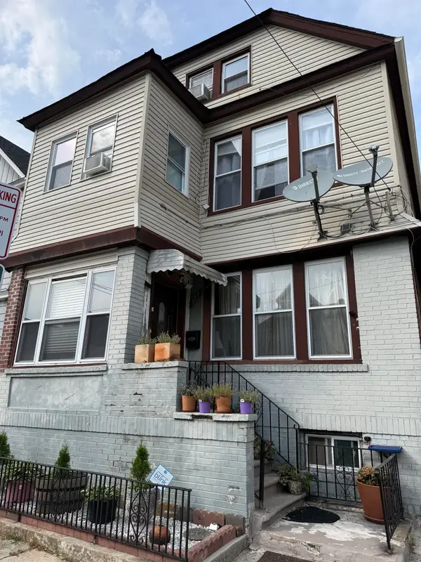 374 STEGMAN PARKWAY, JC, West Bergen, NJ 07305