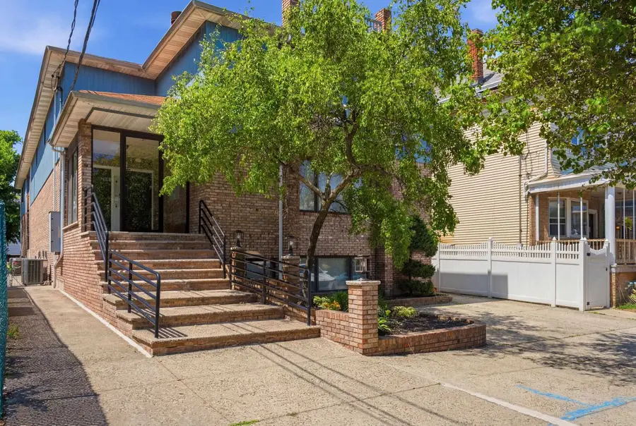 126 WEST 33RD ST #3, Bayonne, NJ 07002 - #2
