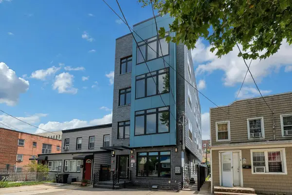 76 CORBIN AVE #1, JC, Journal Square, NJ 07306