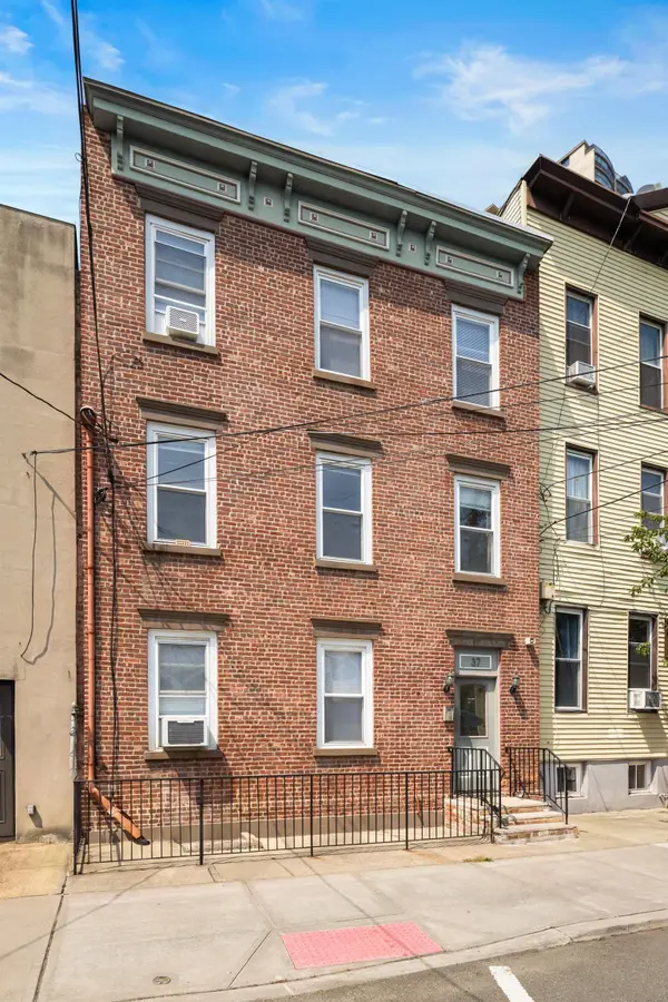 37 WEST 19TH ST, Weehawken, NJ 07086