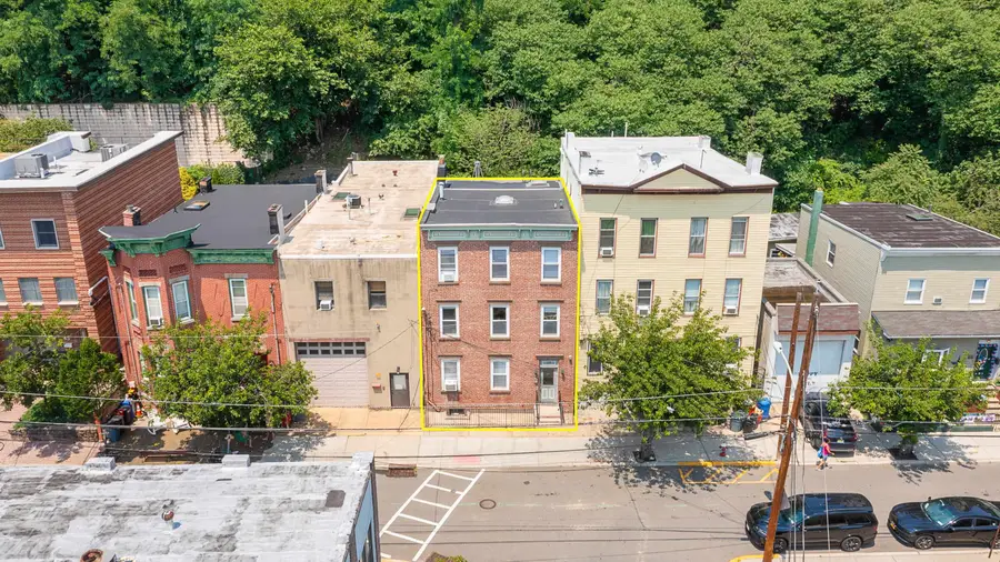 37 WEST 19TH ST, Weehawken, NJ 07086 - #3