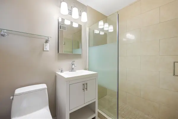 100 MANHATTAN AVE, Union City, NJ 07087