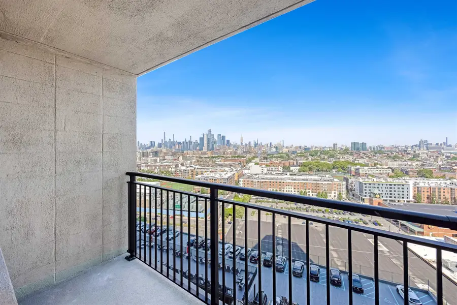 100 MANHATTAN AVE, Union City, NJ 07087 - #2