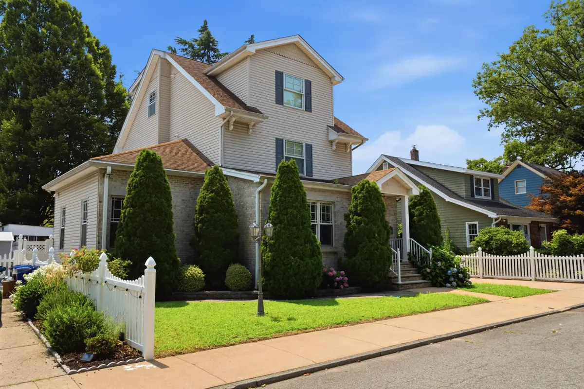 2 HOWARD PL, Bayonne, NJ 07002 - #1