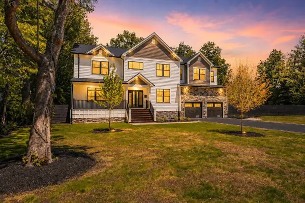 21 KUNTZ AVE, BERKELEY HEIGHTS TWP, NJ 07922-1231
