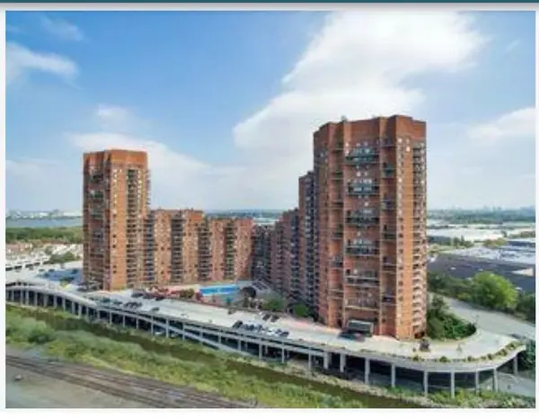 238 HARMON COVE TOWER, Secaucus, NJ 07094