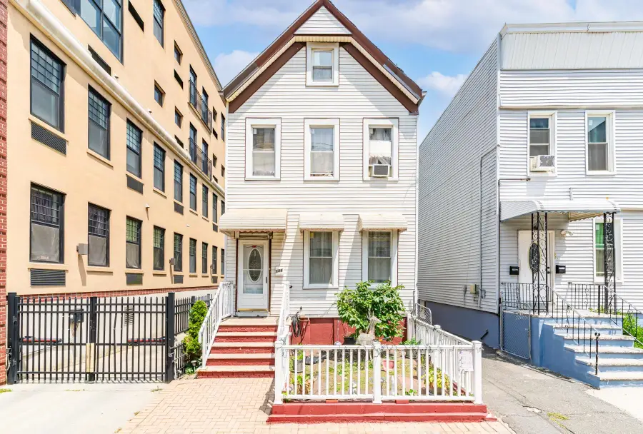 186 CULVER AVE, Jersey City, NJ 07305 - #2