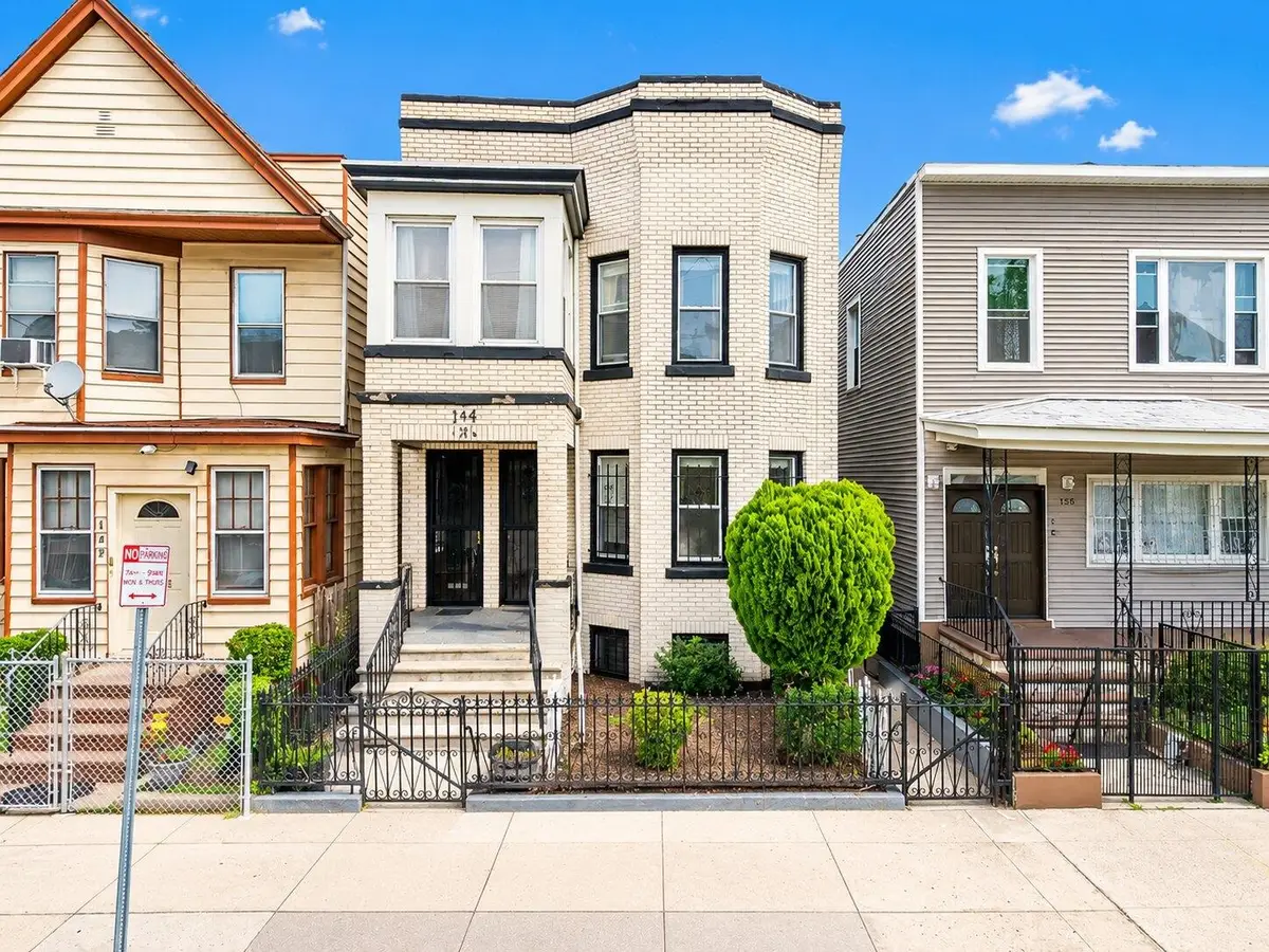 160 ARMSTRONG AVE, Jersey City, NJ 07305 - #1
