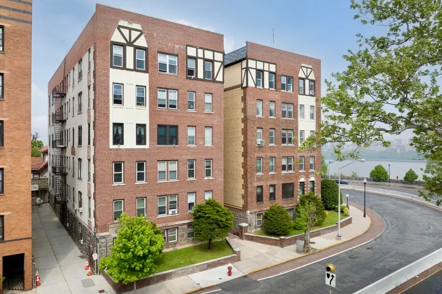 7435 BLVD EAST #39, North Bergen, NJ 07047 - #3