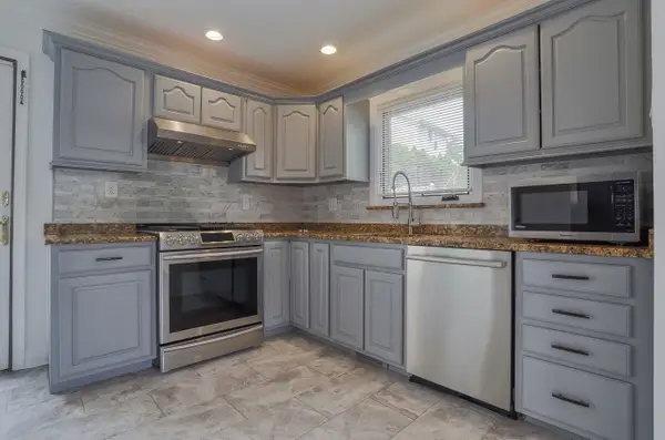 662 TEN EYCK AVE, Lyndhurst, NJ 07071