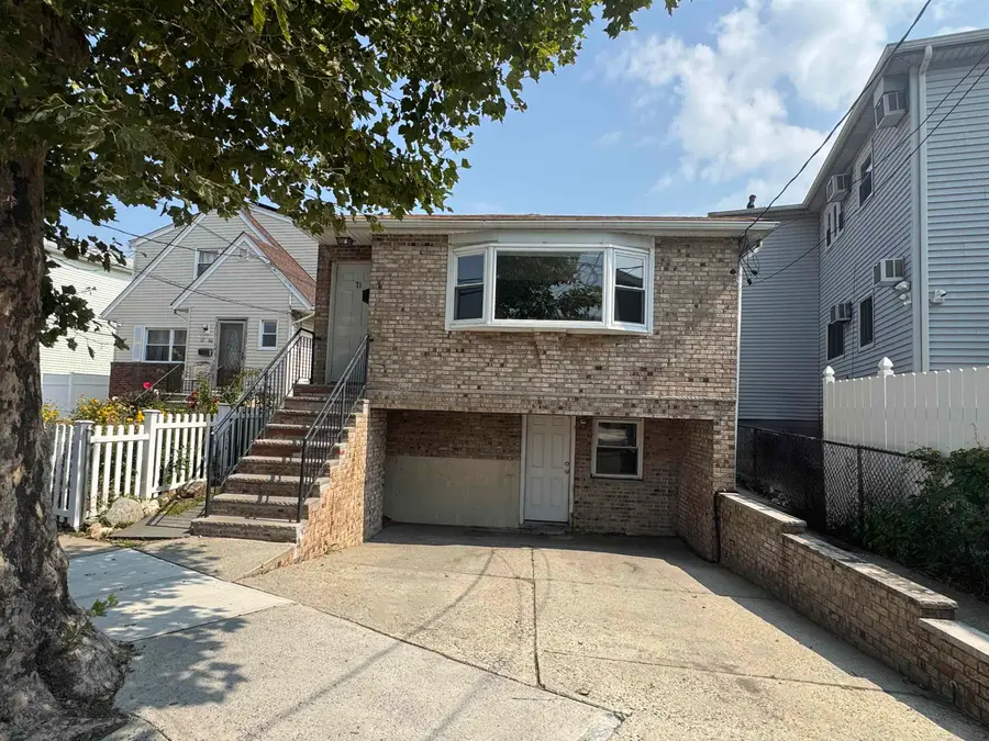 71 SUBURBIA CT, Jersey City, NJ 07305 - #2