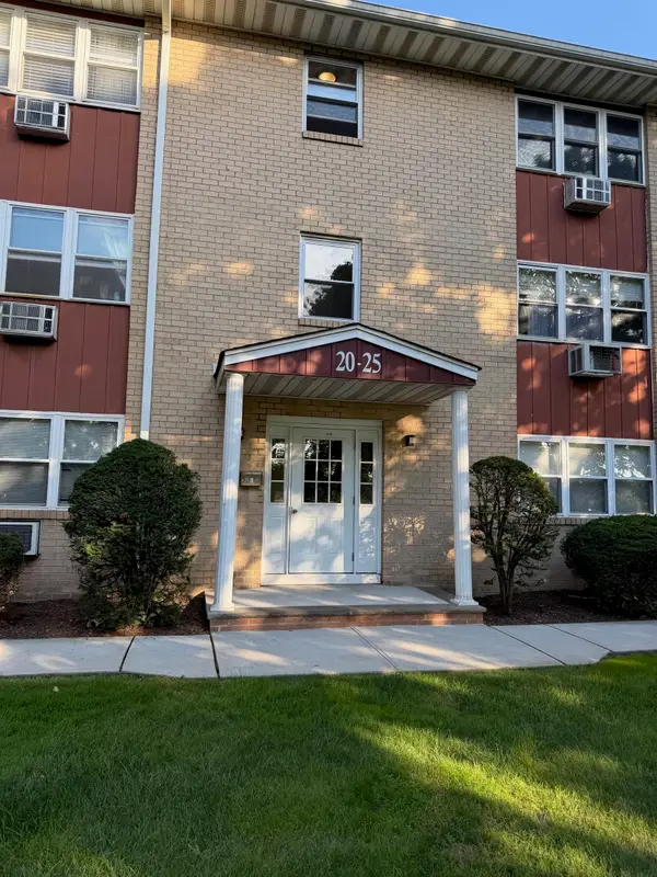 2 RADIO AVE #C20, Secaucus, NJ 07094
