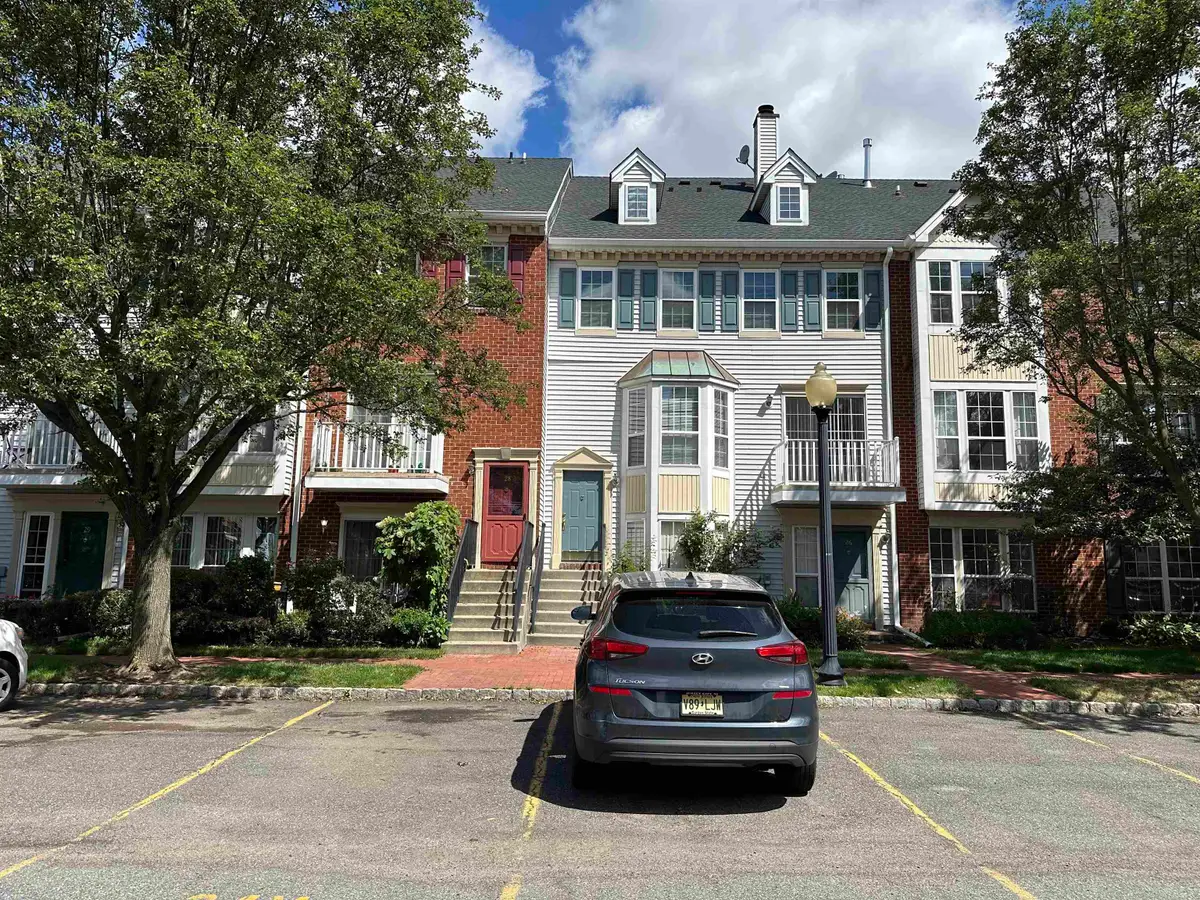 27 COTTONWOOD ST, Jersey City, NJ 07305 - #1