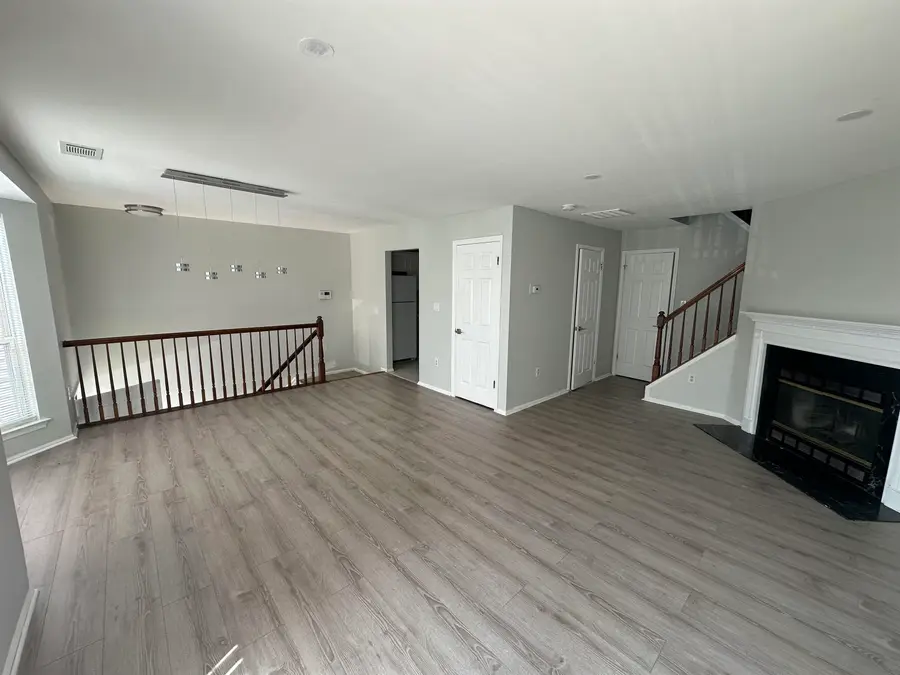 27 COTTONWOOD ST, Jersey City, NJ 07305 - #3